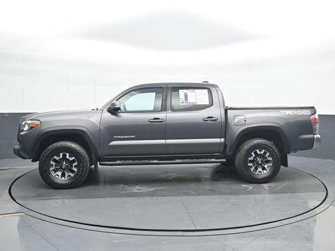 Used 2021 Toyota Tacoma TRD Off-Road image 3