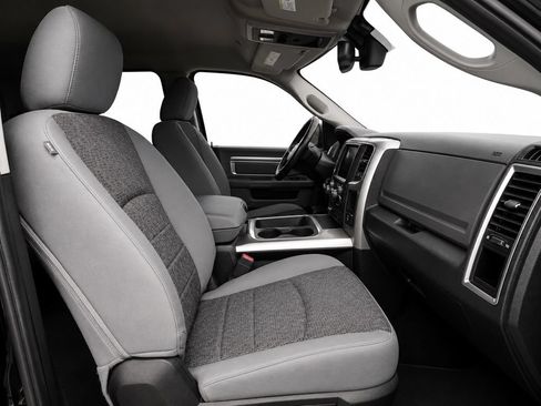Used 2018 RAM 1500 SLT AWD/4WD image 17