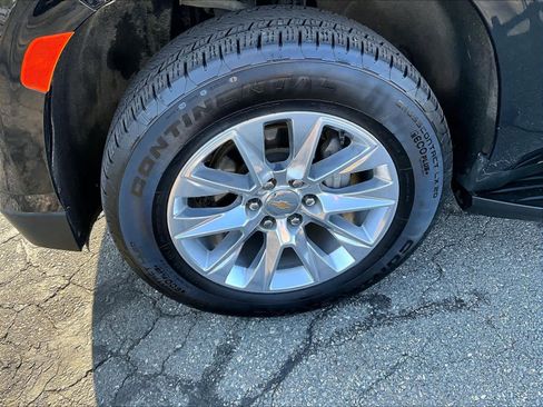 Used 2024 Chevrolet Suburban Premier image 7