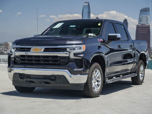 Used 2022 Chevrolet Silverado 1500 LT AWD/4WD image 1