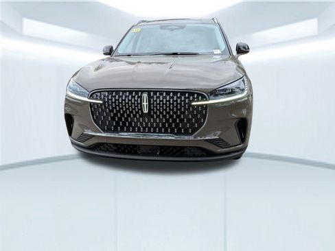 New 2026 Lincoln Aviator Reserve w/ Luxury Package image 2