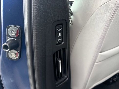 Used 2024 Honda Odyssey EX-L image 17