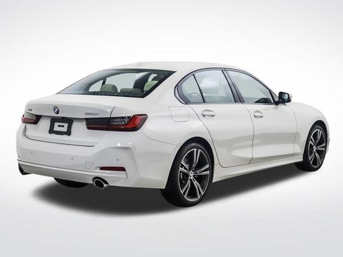 Used 2023 BMW 330i xDrive Sedan w/ Premium Package AWD/4WD image 4