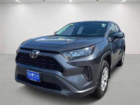Used 2022 Toyota RAV4 LE image 1