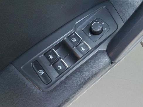 Used 2019 Volkswagen Tiguan S FWD image 15