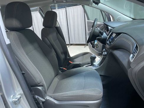 Used 2018 Chevrolet Trax LS AWD/4WD image 14