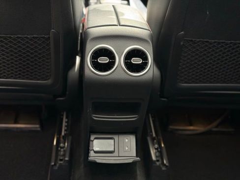 Certified 2021 Mercedes-Benz GLB 250 4MATIC image 43