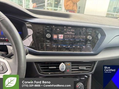 Used 2023 Volkswagen Taos SE w/ Panoramic Sunroof Package image 16