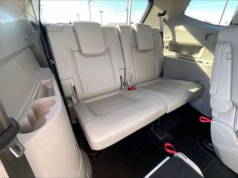 Used 2022 Volkswagen Atlas SEL R-Line image 24