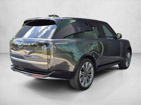 Used 2025 Land Rover Range Rover SE AWD/4WD image 5