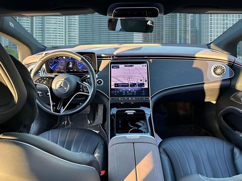 Used 2023 Mercedes-Benz EQS 450+ Sedan image 12