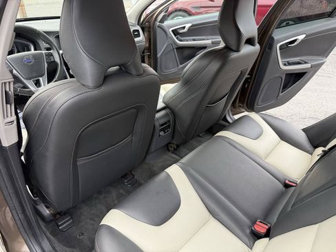 Used 2016 Volvo V60 T5 Cross Country w/ Climate Package AWD/4WD image 33