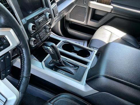 Used 2018 Ford F150 Lariat w/ Equipment Group 502A Luxury AWD/4WD image 16