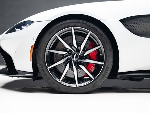 Used 2019 Aston Martin V8 Vantage Coupe RWD image 19
