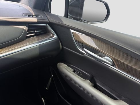 Used 2019 Cadillac XT5 Platinum AWD/4WD image 26