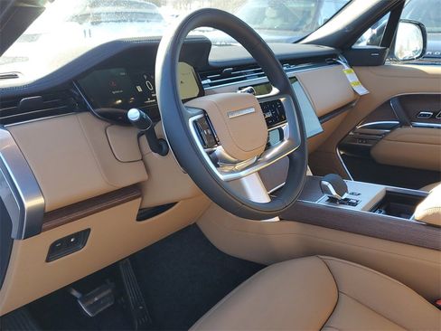 New 2026 Land Rover Range Rover SE image 9
