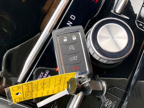 Used 2024 Jeep Grand Cherokee L Summit w/ High Altitude Package AWD/4WD image 15