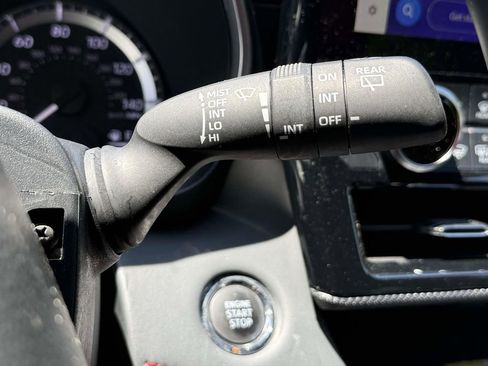 Used 2023 Toyota Highlander XSE AWD/4WD image 22