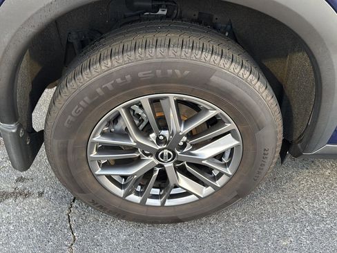 Used 2021 Nissan Rogue S image 31