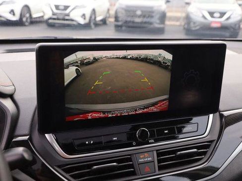 Used 2024 Nissan Altima 2.5 SR w/ SR Premium Package image 16