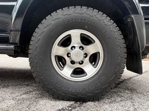 Used 1993 Toyota Land Cruiser Base AWD 4dr SUV image 30