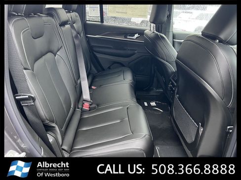 New 2025 Jeep Grand Cherokee Limited w/ Trailer Tow Package image 14