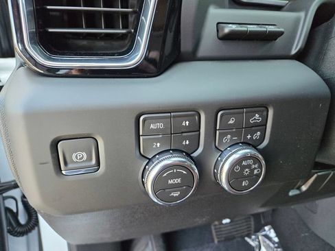New 2026 GMC Sierra 2500 Denali Ultimate AWD/4WD image 12