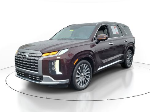 Used 2024 Hyundai Palisade Calligraphy image 2