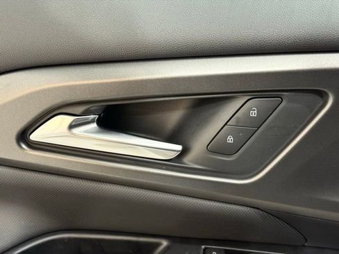 New 2026 Chevrolet Equinox EV LT w/ Comfort Package image 30