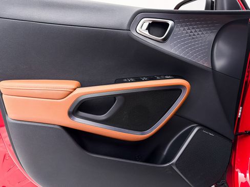 Certified 2025 Kia Soul EX FWD image 19