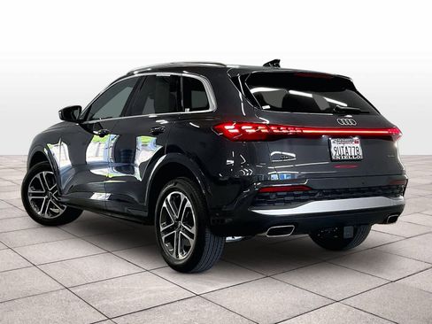 Certified 2025 Audi Q5 Premium w/ Convenience Package AWD/4WD image 12