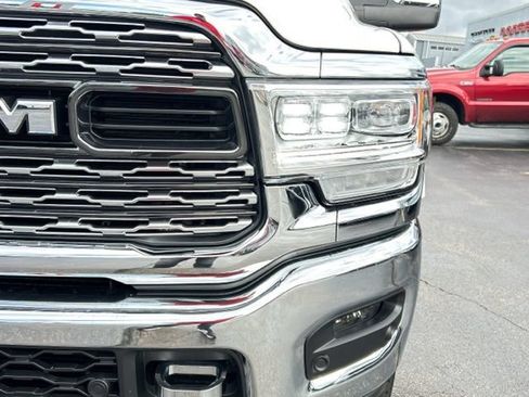 Used 2024 RAM 2500 Limited AWD/4WD image 3