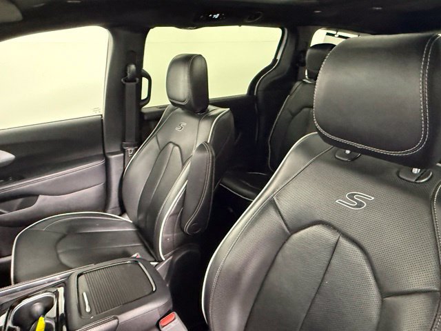 Used 2025 Chrysler Pacifica Limited FWD image 37