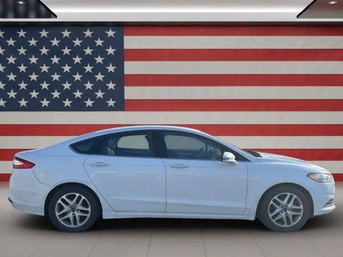 Used 2015 Ford Fusion SE image 6