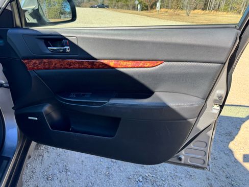 Used 2010 Subaru Outback 2.5i Limited w/ Protection Package 1A image 24