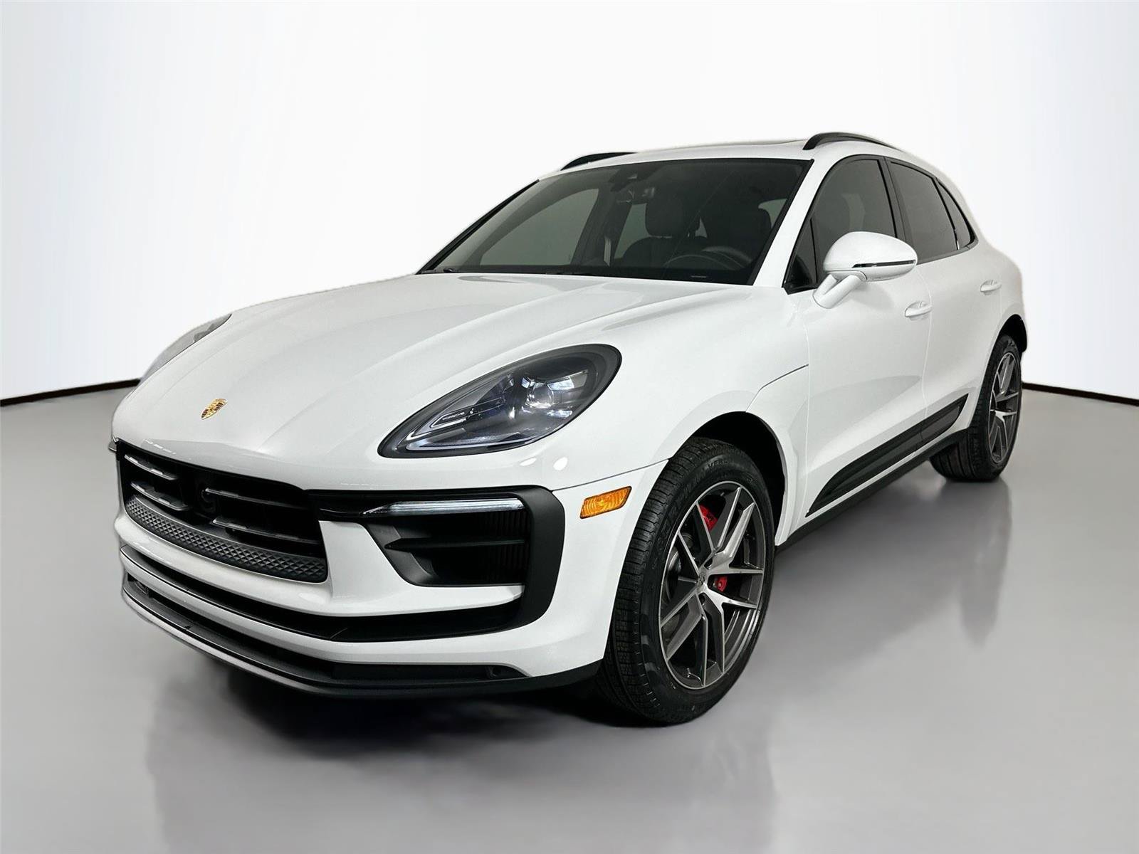 Used 2026 Porsche Macan Turbo Electric AWD/4WD image 1