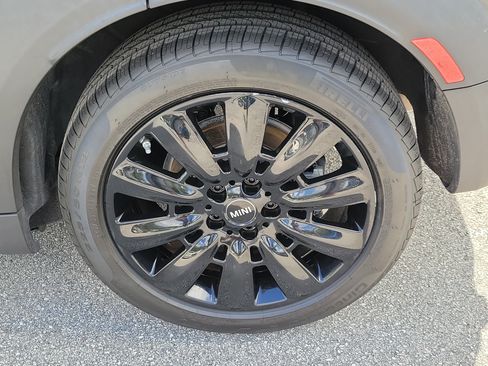 Used 2024 MINI Cooper Countryman S w/ Premium Package FWD image 5