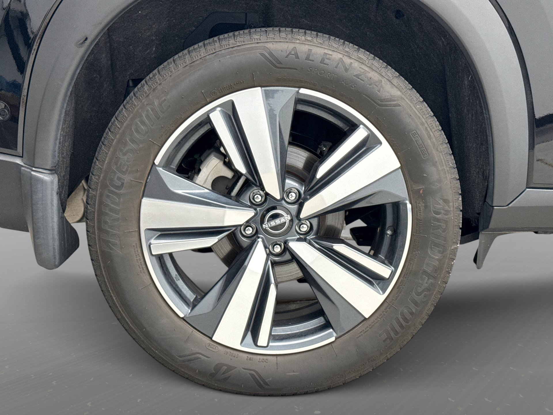 Used 2024 Nissan Rogue SL AWD/4WD image 25