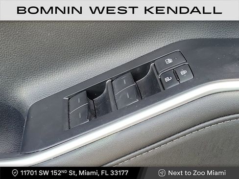 Used 2024 Toyota Highlander LE image 27