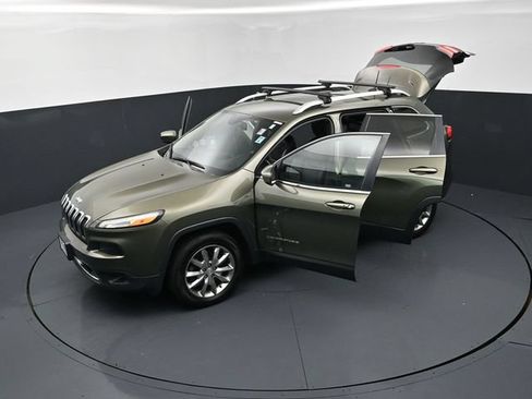 Used 2018 Jeep Cherokee Limited AWD/4WD image 26