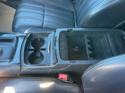 Used 2017 Chrysler 300 S AWD/4WD image 17