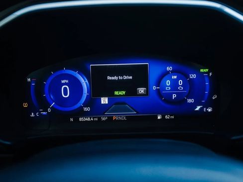 Used 2020 Ford Escape Titanium w/ Titanium Premium Package 2.0 image 17