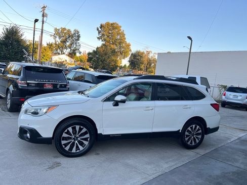 Used 2016 Subaru Outback 2.5i Limited AWD/4WD image 4