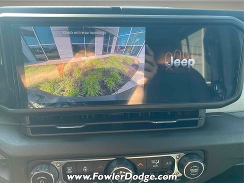 New 2024 Jeep Gladiator Sport image 19