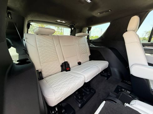 Used 2025 Cadillac Escalade V AWD/4WD image 37