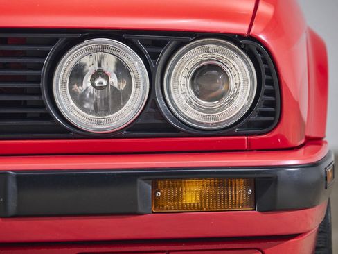 Used 1991 BMW 318iS Coupe RWD image 16