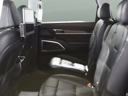 Used 2022 Kia Telluride EX w/ EX Premium Package FWD image 14