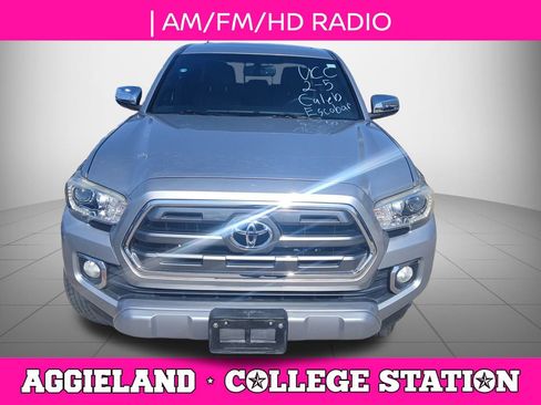 Used 2017 Toyota Tacoma Limited w/ Tow Package image 5