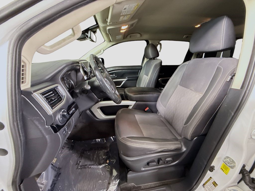 Used 2021 Nissan Titan SV w/ SV Convenience Package AWD/4WD image 20