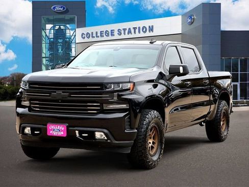 Used 2020 Chevrolet Silverado 1500 High Country w/ Technology Package image 3